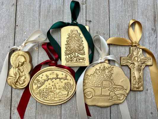 Blessed Virgin Mary & baby Jesus Christmas Ornaments: Red