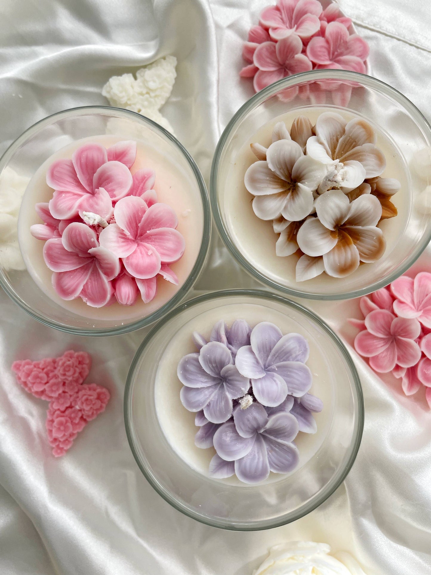 Bloom Flower Candle 8 oz - floral scent : Purple