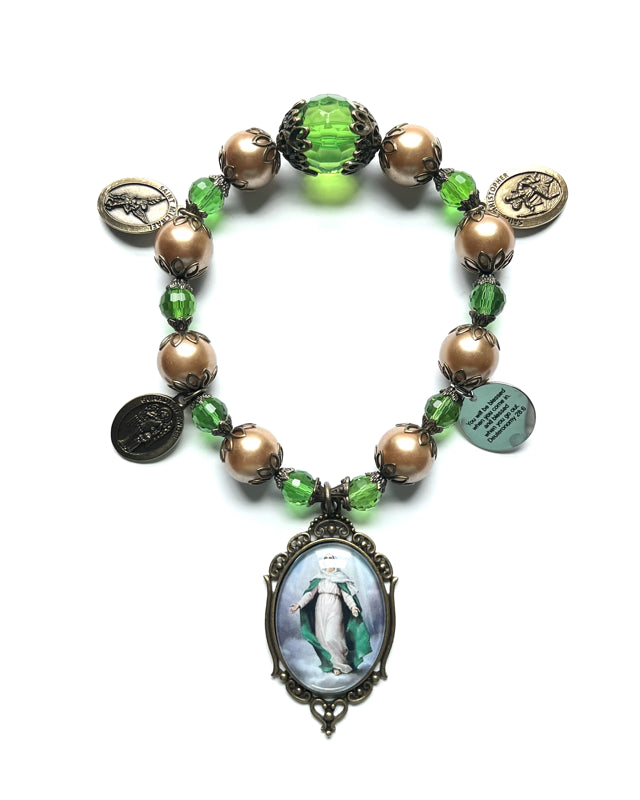 Beige Pearl & Emerald Assumption Door Blessing