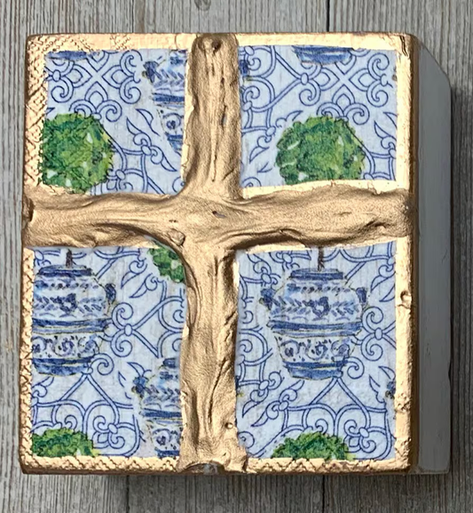 Cross Art: Topiary 4x4 Decoupage