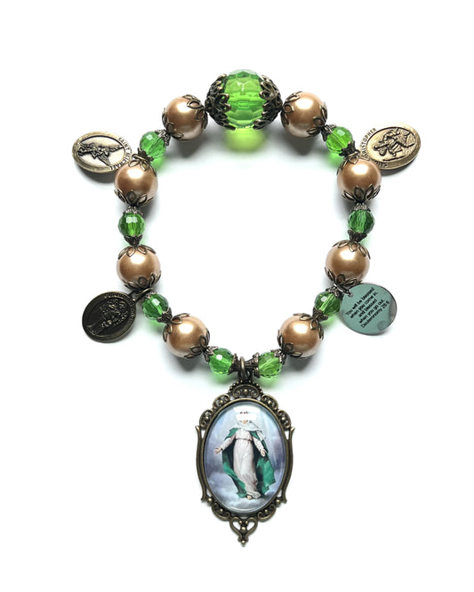 Beige Pearl & Emerald Assumption Door Blessing