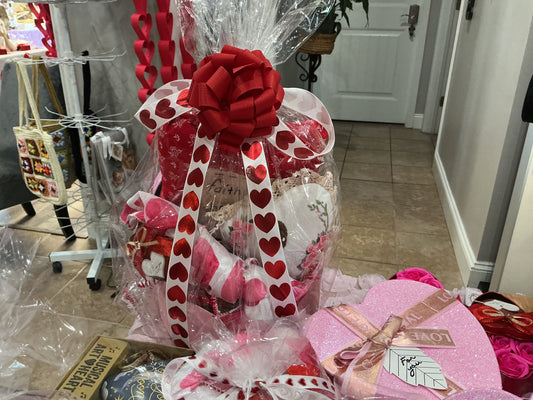 Hearts Deluxe Gift basket