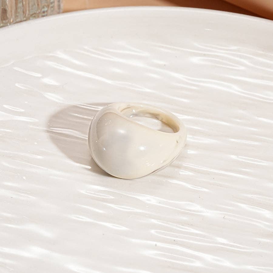 White Vintage Candy Resin Oval Geometric Ring